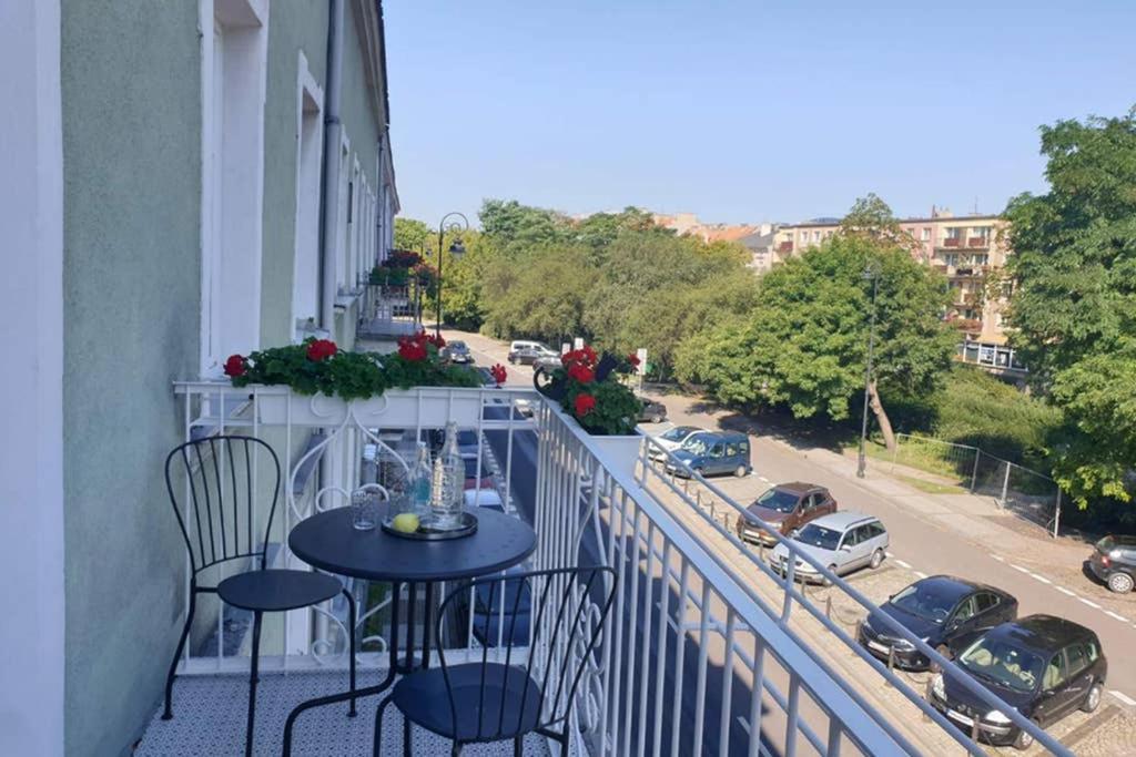 Apartament W Kamienicy Przy Plantach Каліш Екстер'єр фото